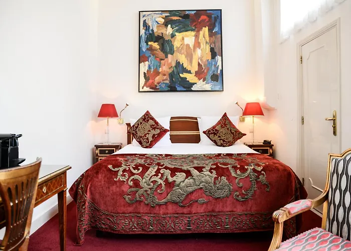 Ambassade Hotel
